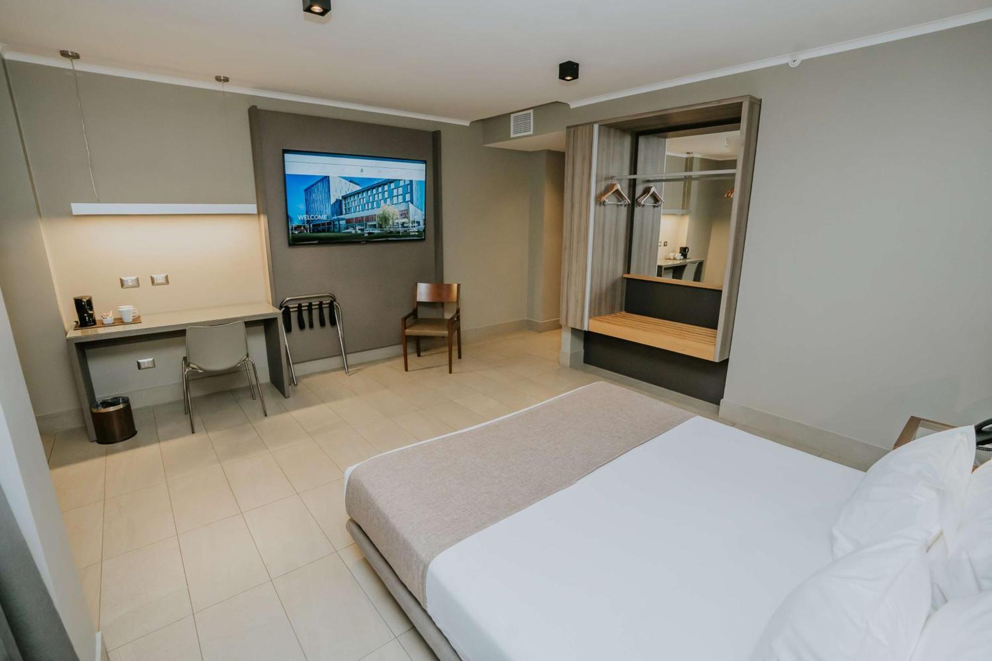 Best Western Ferrat Temuco Bagian luar foto